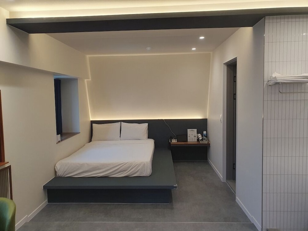 Jeongdongjin Motel 10/25