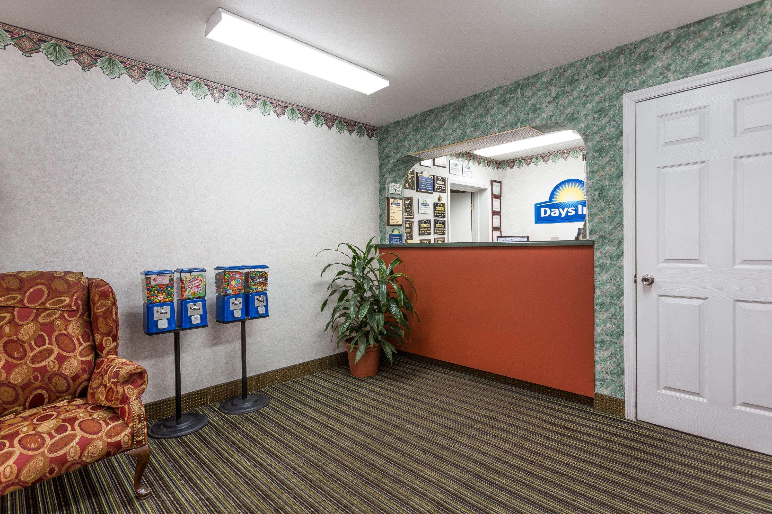 Days Inn by Wyndham Dickson 6/18