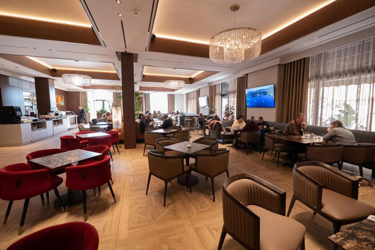 Hotel Mozart 56/70