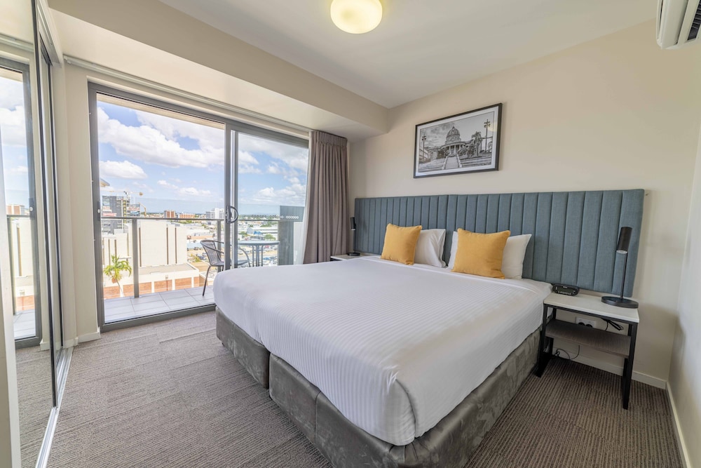 2 BEDROOMS, APARTMENT