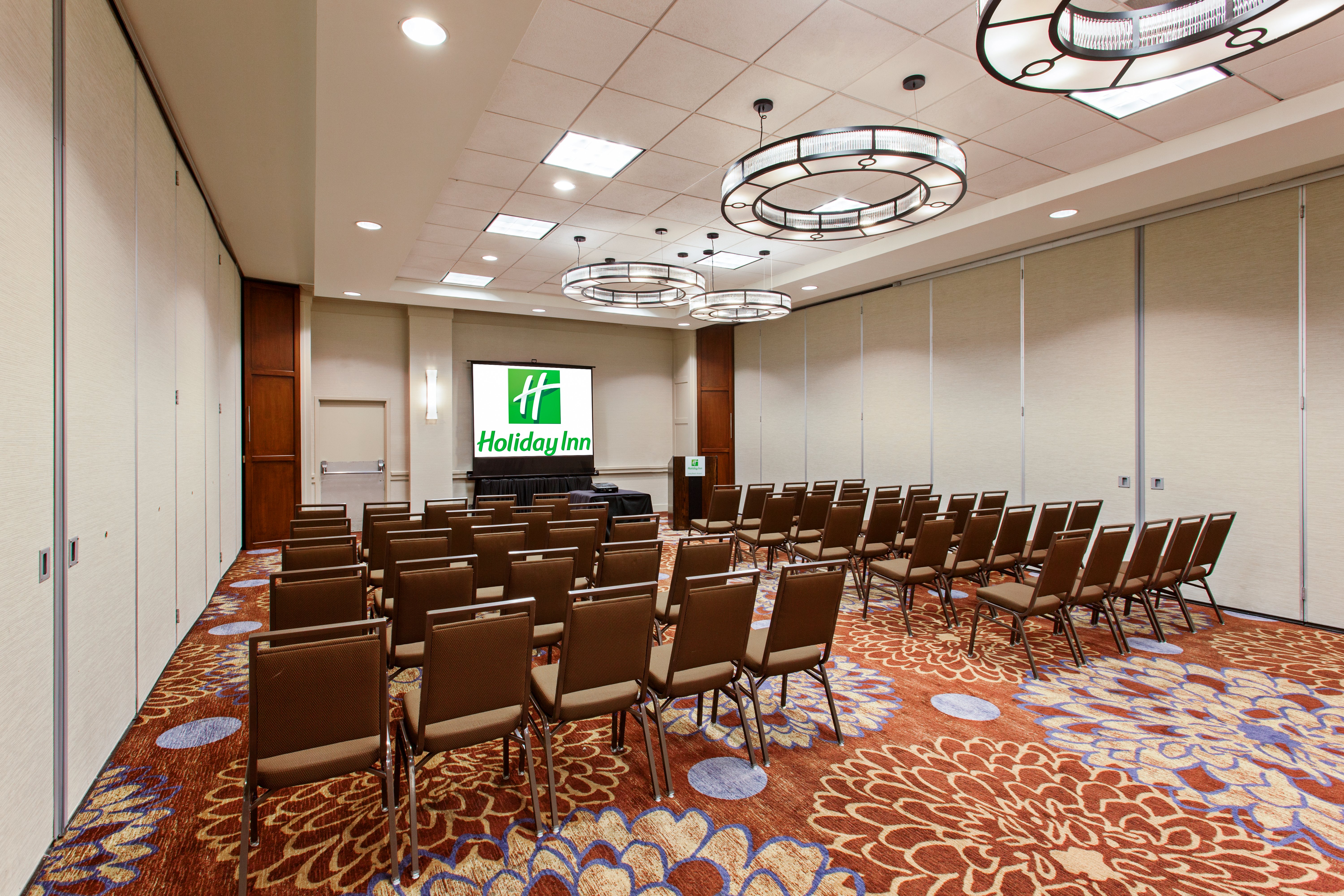 Holiday Inn Long Beach Airport 62/69