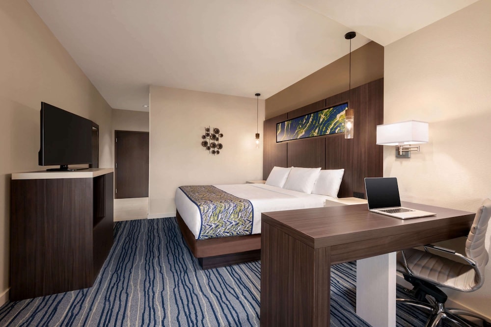 La Quinta Inn And Suites By Wyndham Orlando Idrive Theme Parks 19/50