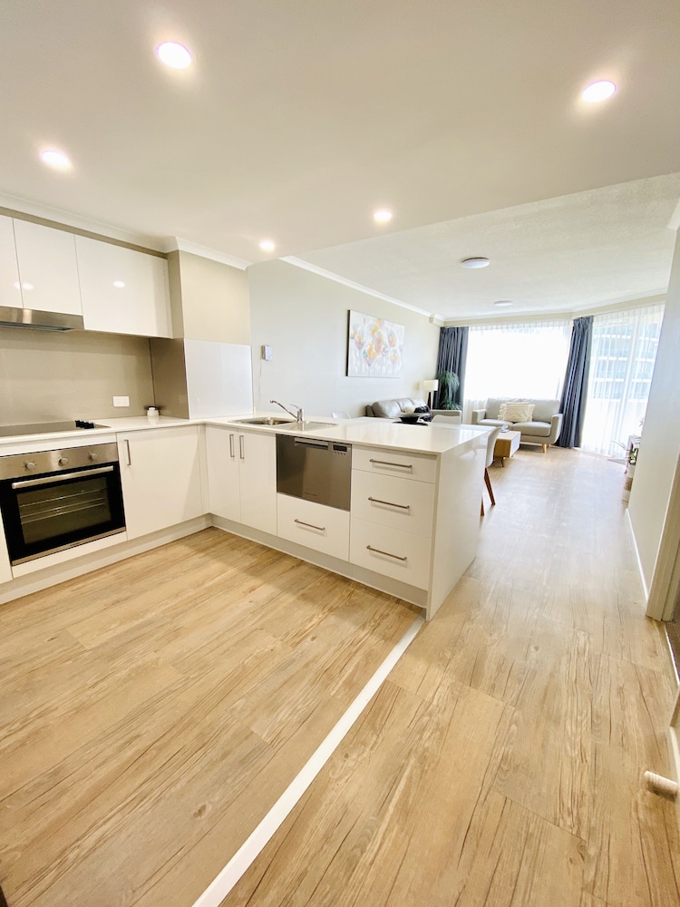 Kirra Beach Apartments 18/78