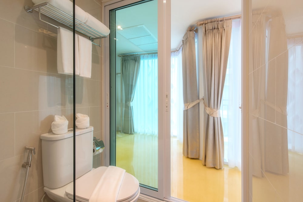 Anajak Bangkok Hotel 33/70