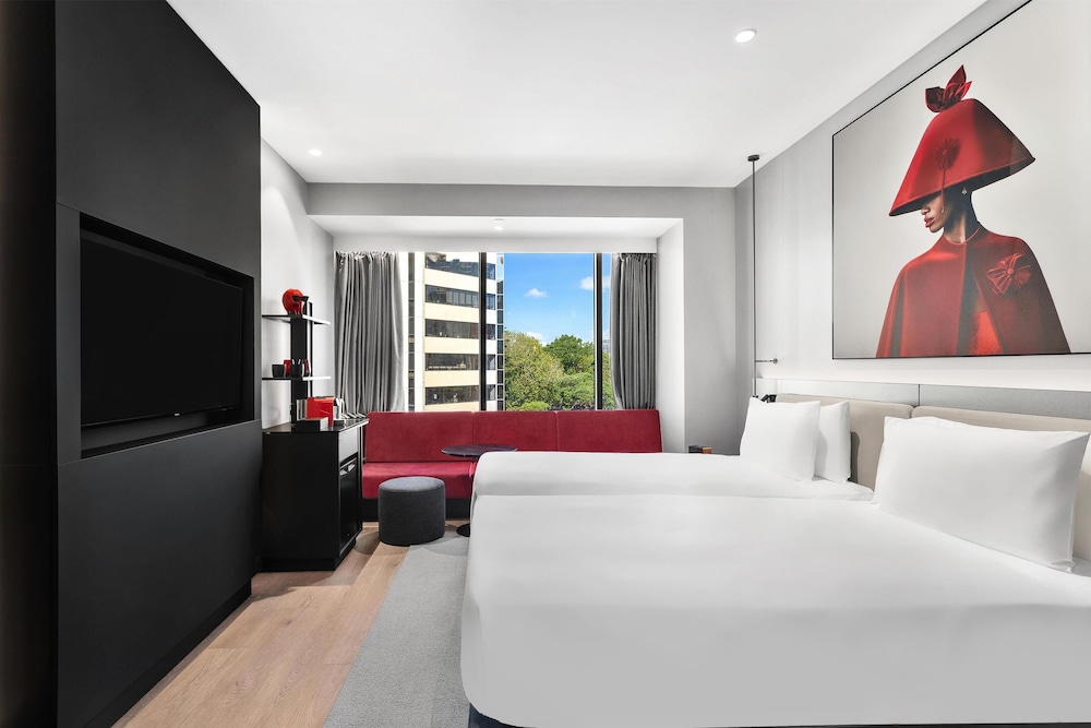 Radisson RED Auckland 4/50