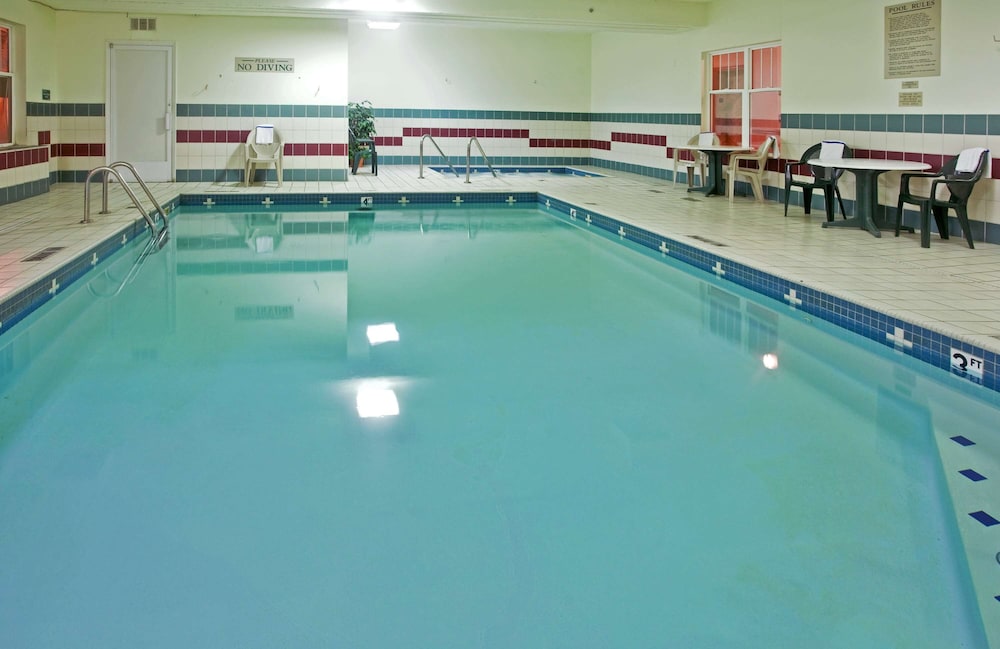 Garner Hotel Birch Run - Frankenmuth Area by IHG 30/58