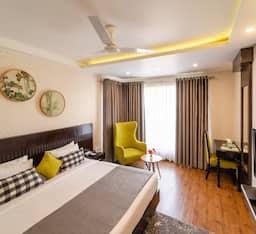 Super, Deluxe