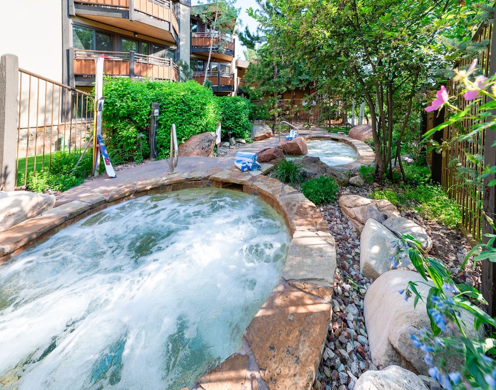 Laurelwood A Destination Residence 44/76