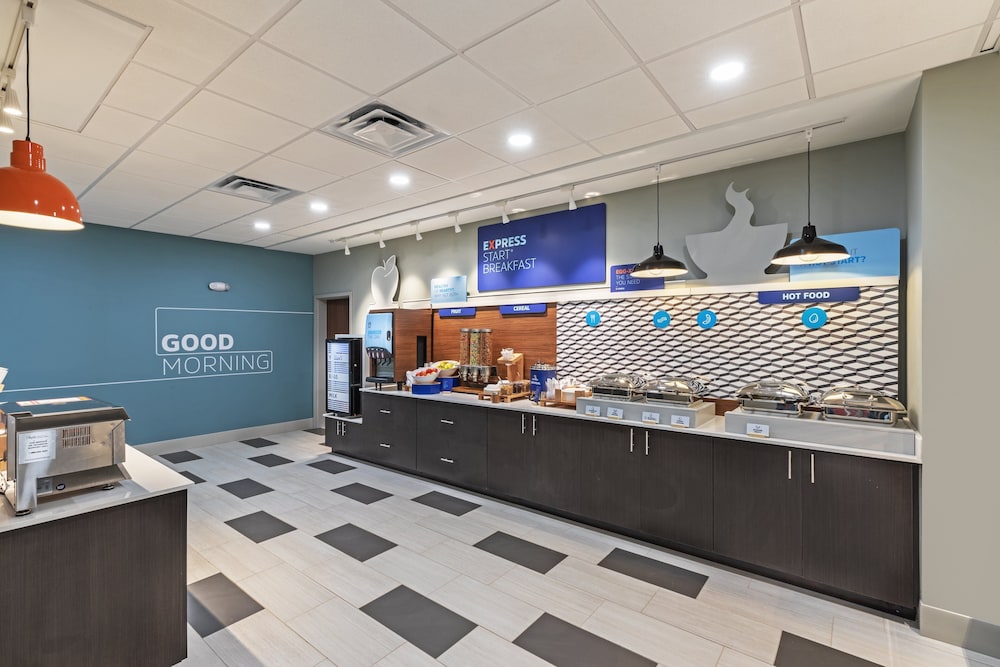 Holiday Inn Express & Suites Purcell 39/48