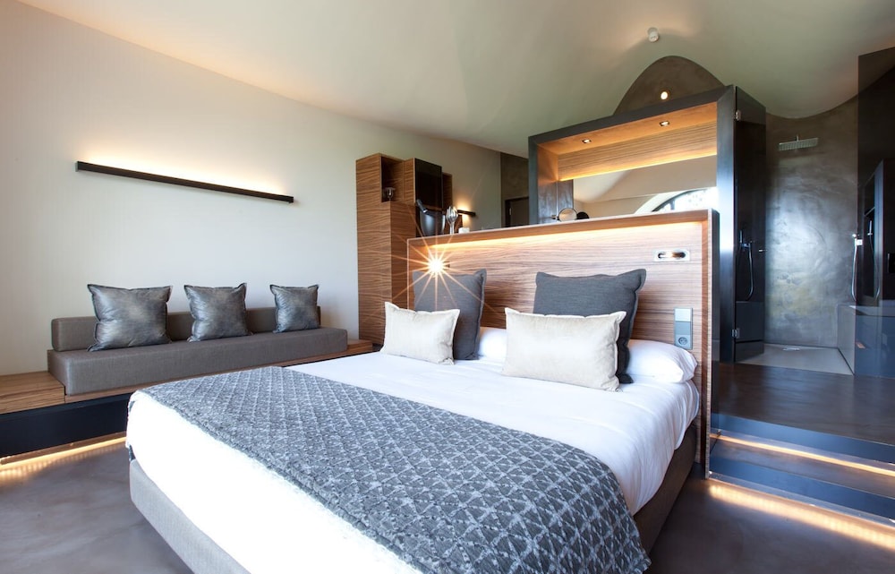 Cava Hotel Mastinell 11/68