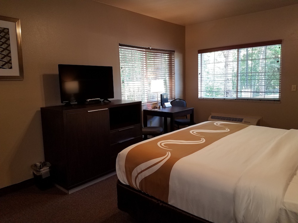 Quality Inn & Suites Bainbridge Island 25/62