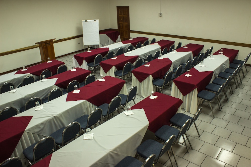 Novo Hotel & Suite 35/59