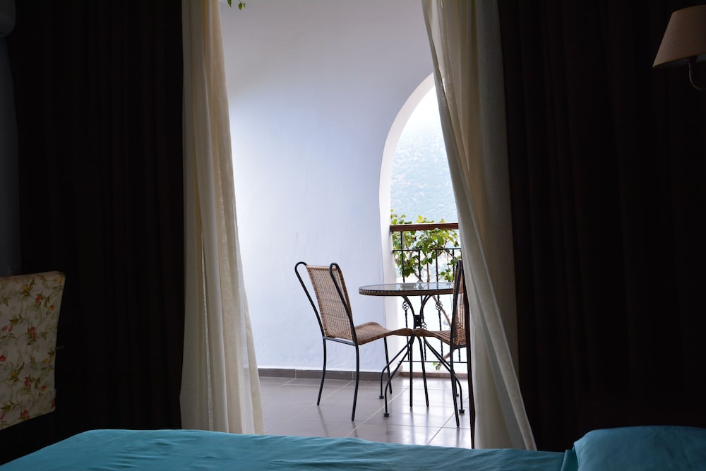 Kalamar Hotel 27/71