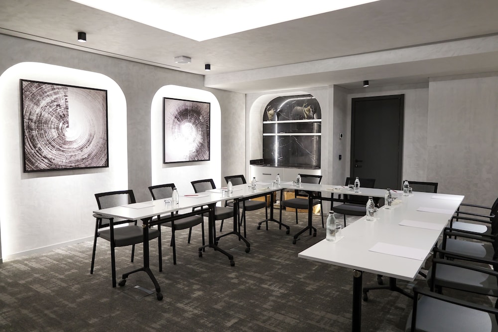The Wings Hotels Pera 40/49