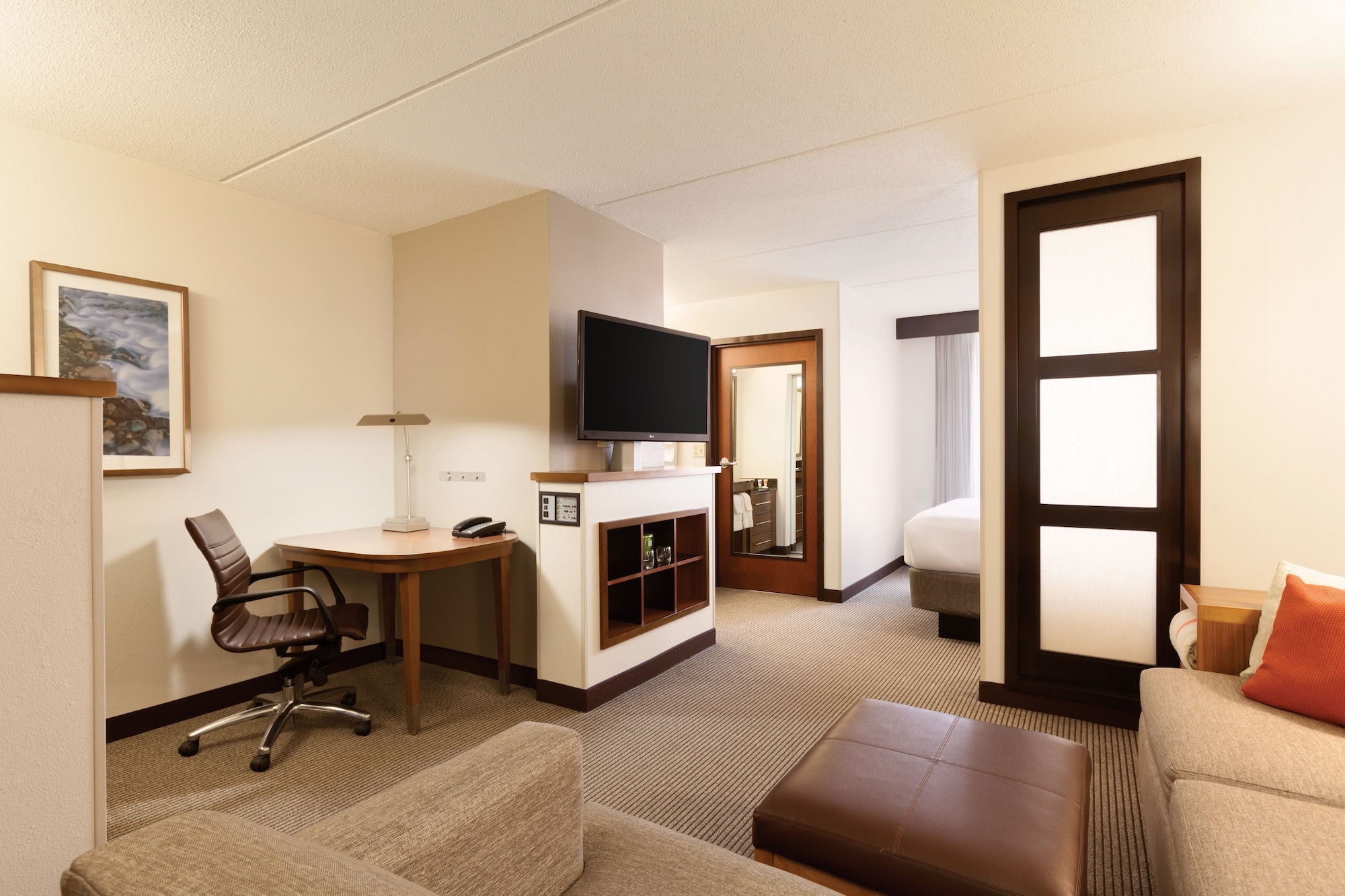 Guest Room, King Bed