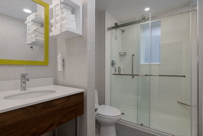 Hampton Inn & Suites by Hilton Toronto Downtown 18/18