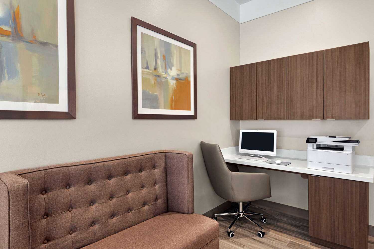 Days Inn & Suites By Wyndham Beaumont West / I-10 & Walden 37/47