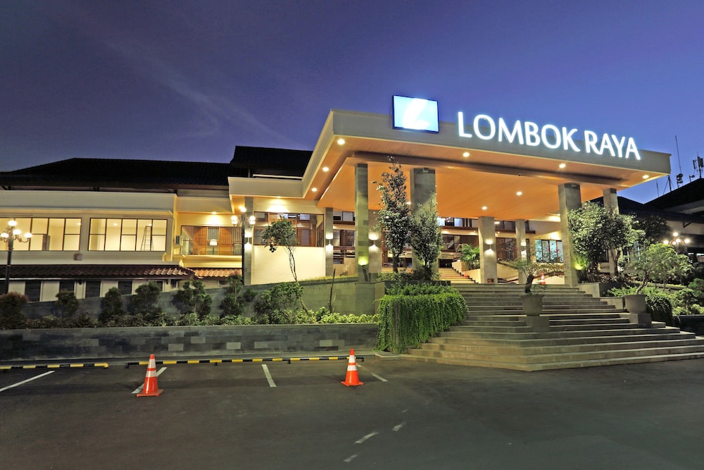 Lombok Raya Hotel 7/57