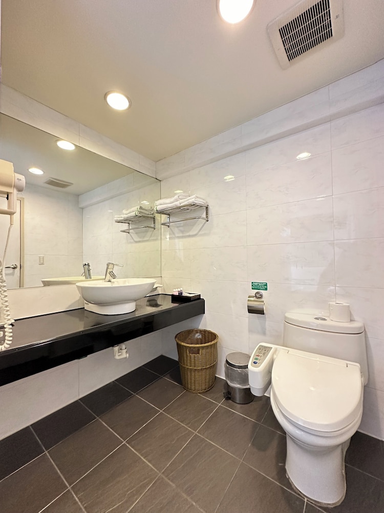 Chientan Youth Hotel 38/42