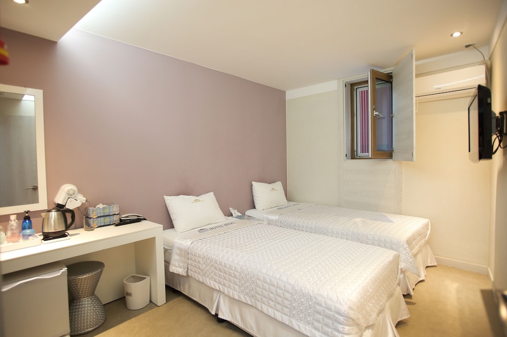 Hotel MIDO Myeongdong 18/48