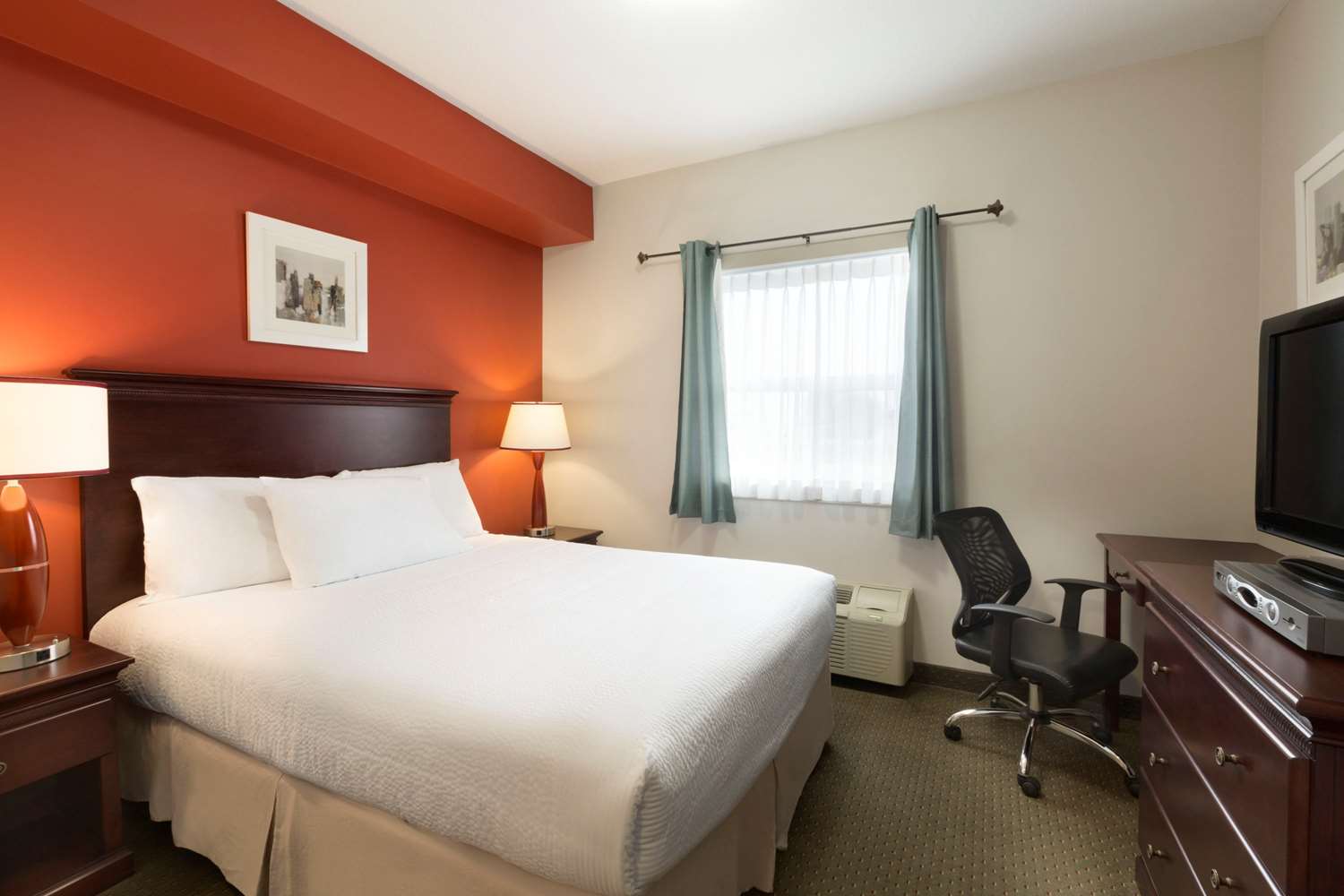 Travelodge by Wyndham Kindersley 7/23