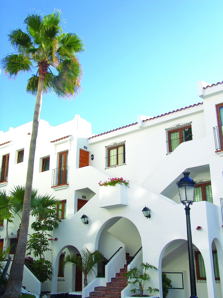 Beverly Hills Suites - Excel Hotels & Resorts 2/73