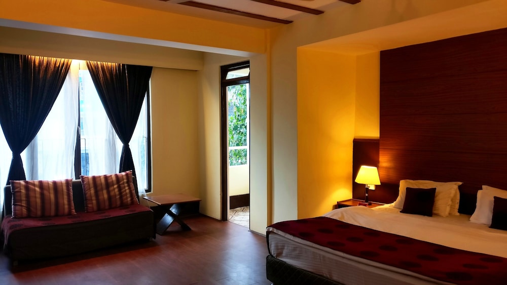 Maya Inn 19/70