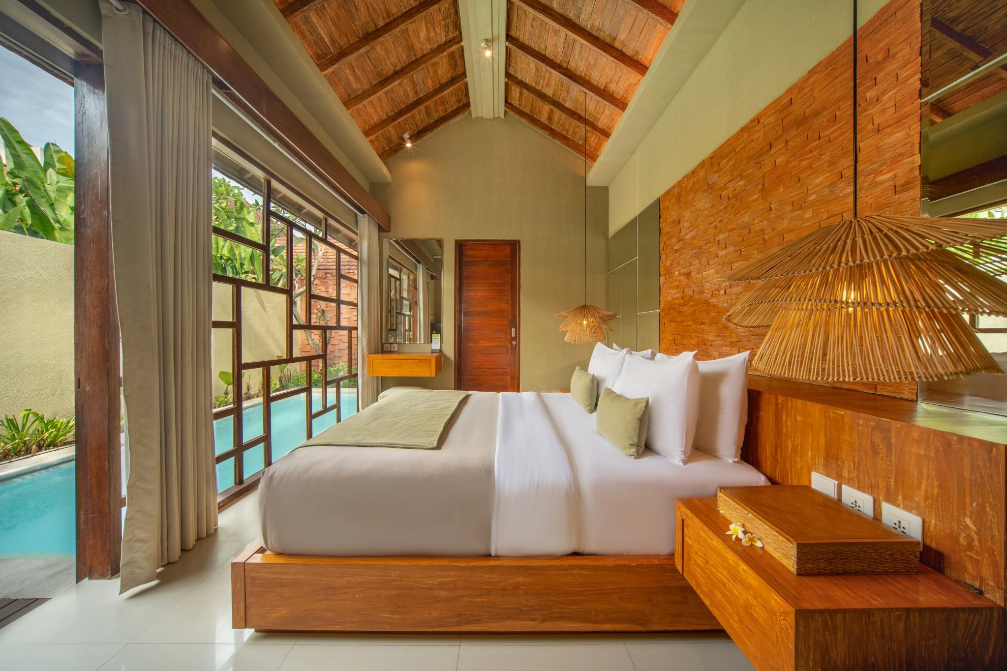 GRAND, VILLA