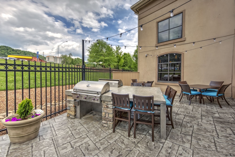Homewood Suites by Hilton Asheville-Tunnel Road 41/51