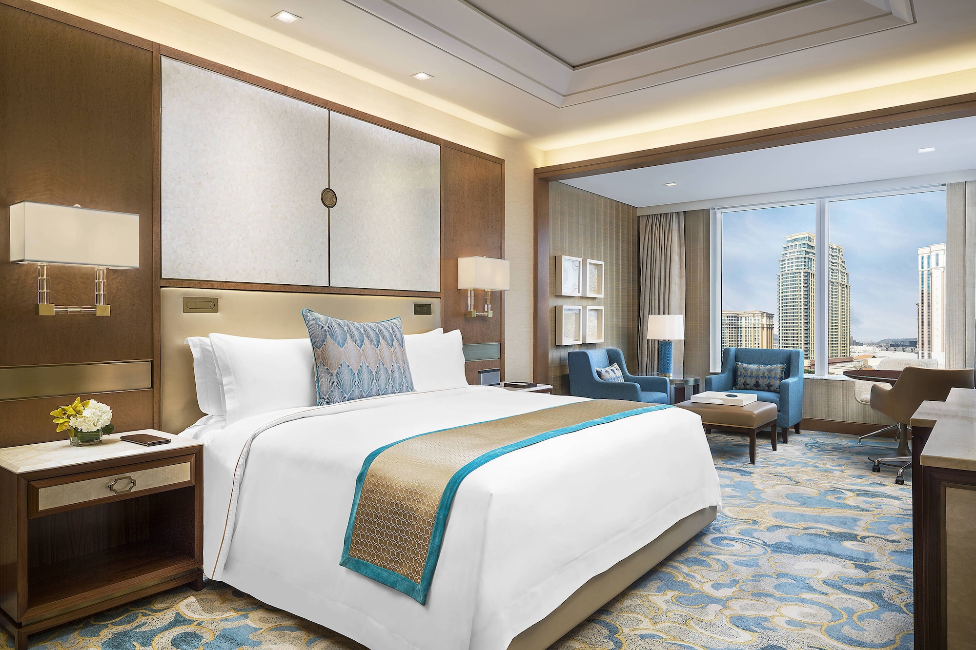 Guest Room, King Bed, Strip View
