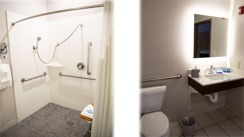 Holiday Inn Express Hotel And Suites Sedalia 27/60