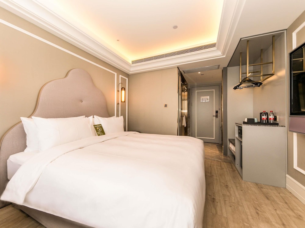 STANDARD, KING BED