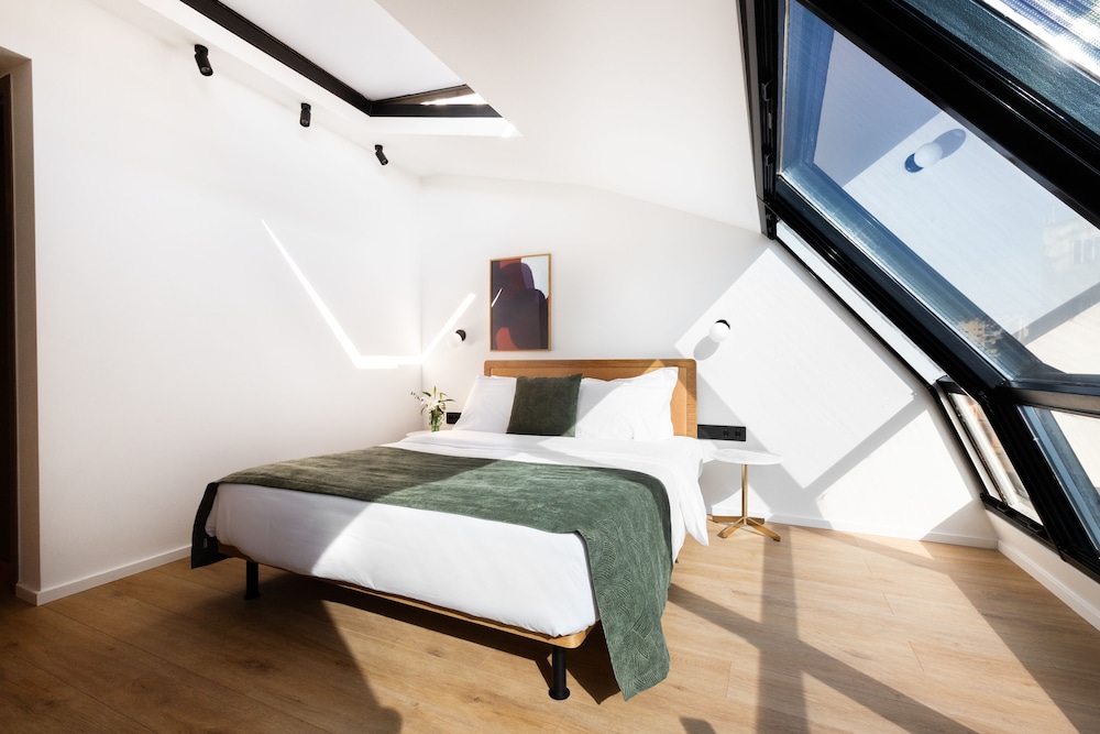 Noa Hotel 31/66