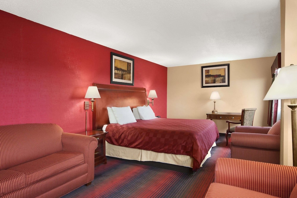 Ramada by Wyndham East Orange 13/24