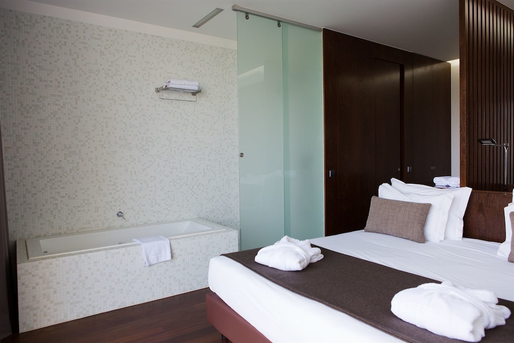 Standard, Twin Beds, Garden View