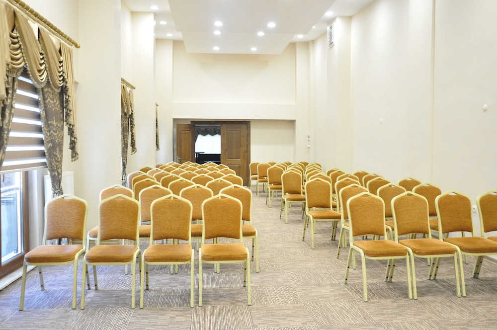 Aygür Hotel 16/23