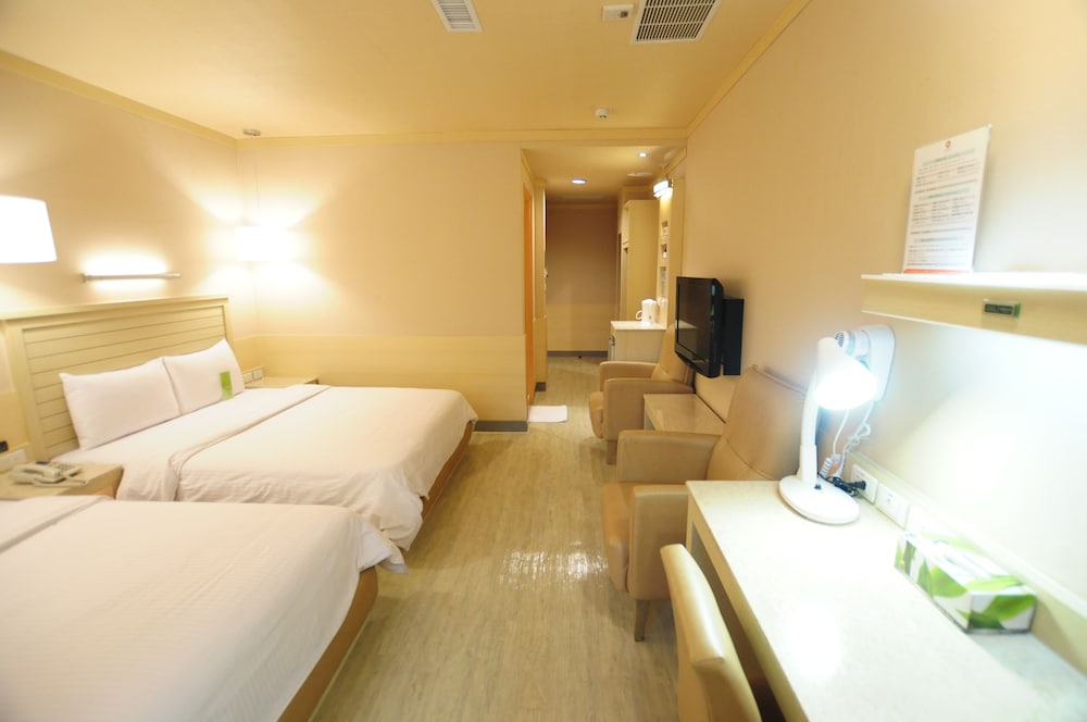 Kindness Hotel Liouhe Night Market Zhongzhen 18/51