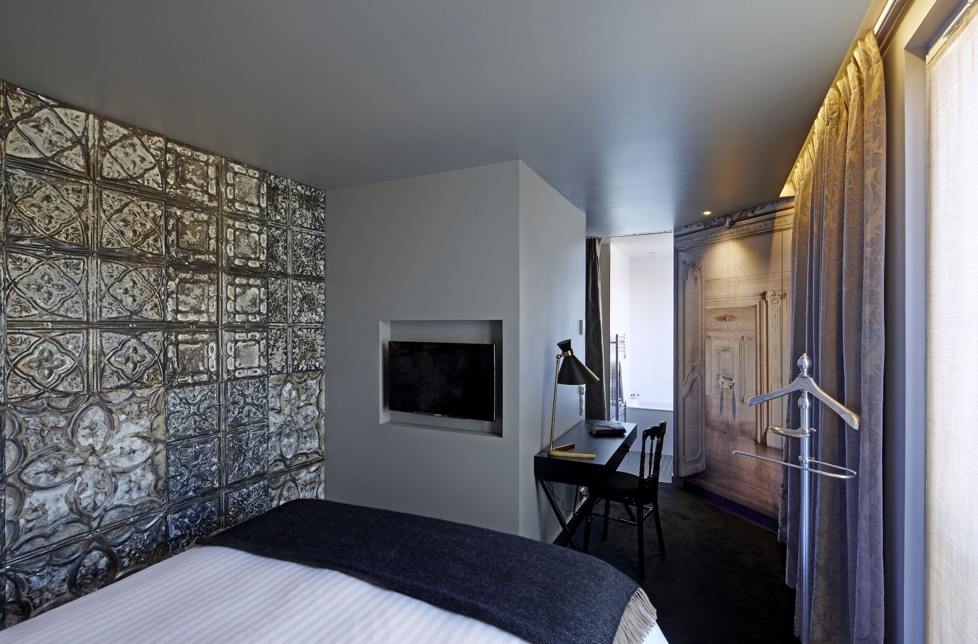 SUPERIOR, DOUBLE BED