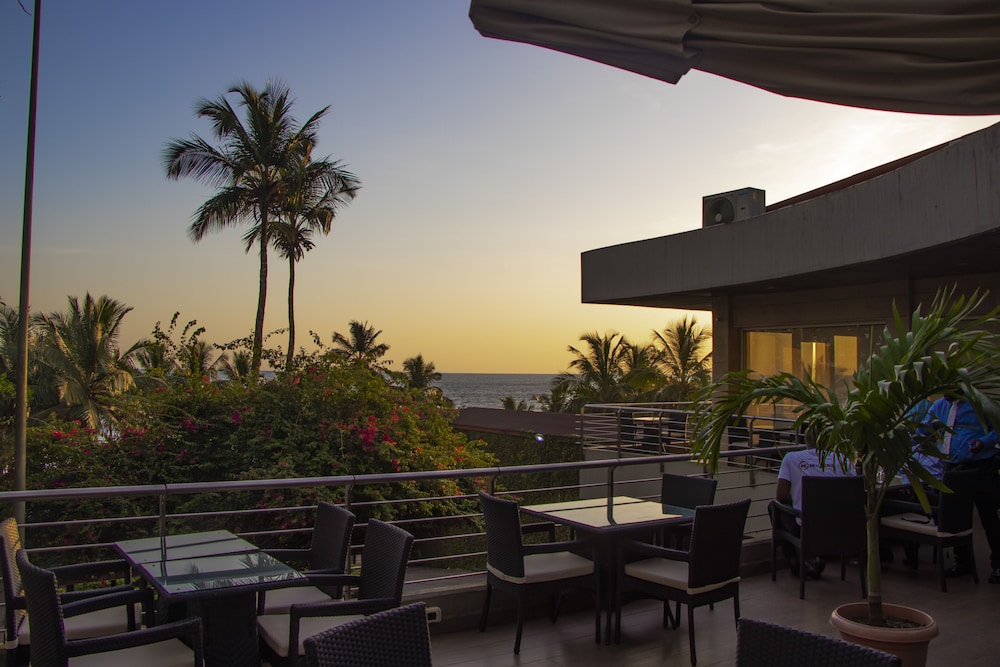Mamba Point Hotel 36/42