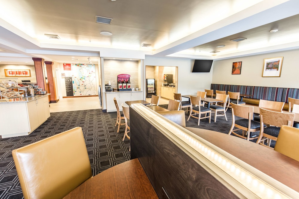 TownePlace Suites Laconia Gilford 11/33