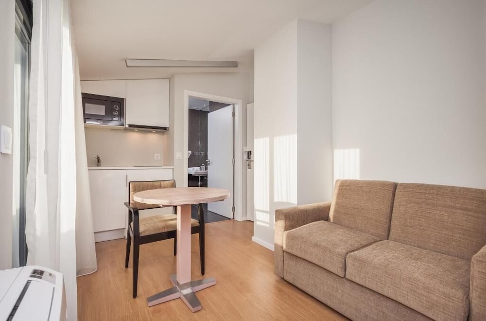 Essence Inn Marianos 41/67