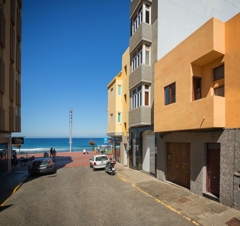 Avocado Surf Hostel 41/50