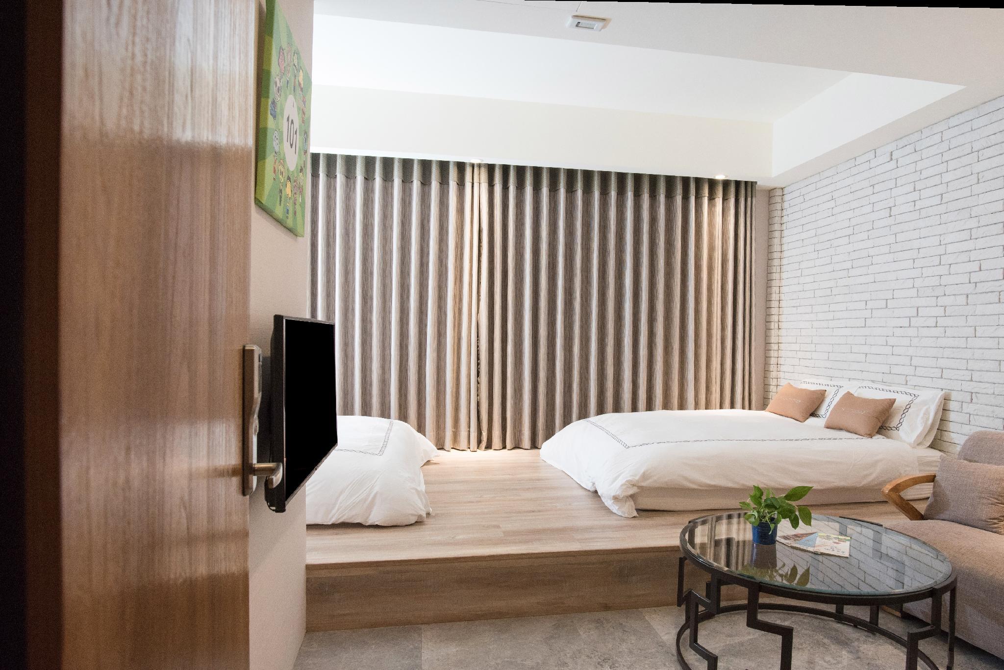 Room, Quadruple