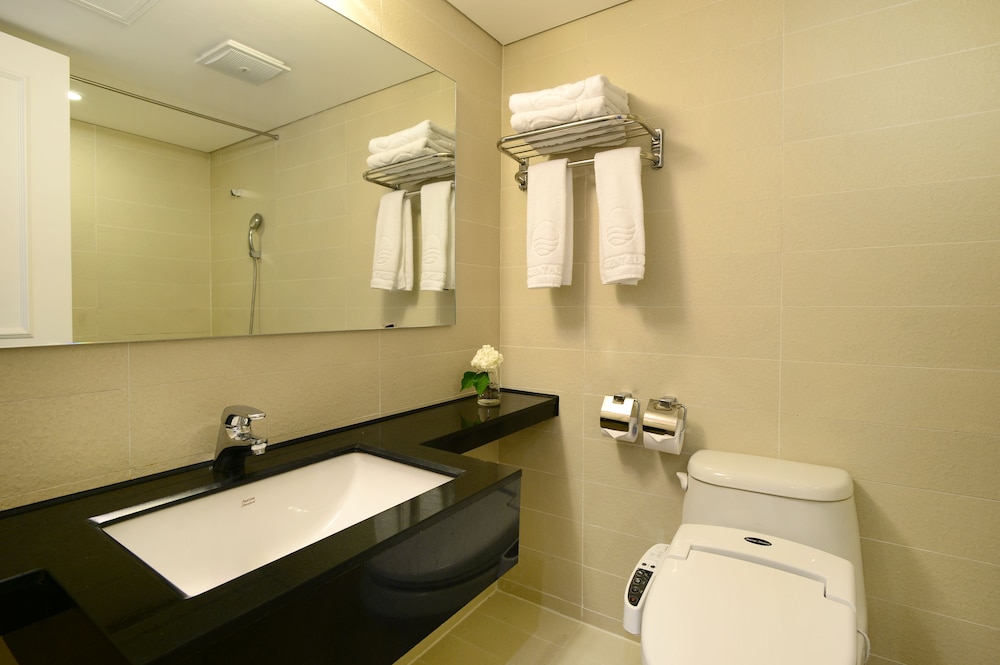 Jeju Oriental Hotel & Casino 23/65