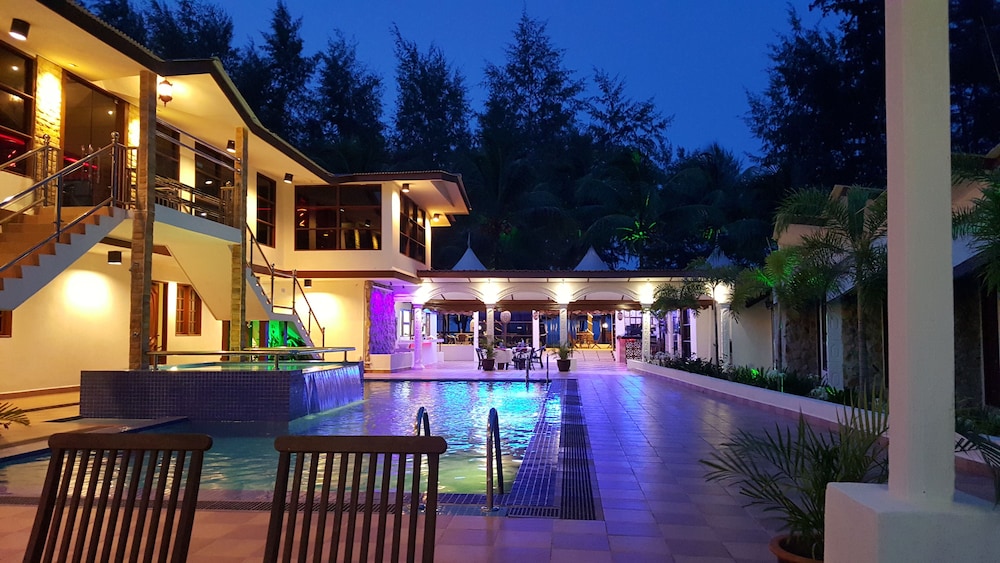 Al Safina Kijal Beach Resort & Restaurant 6/47