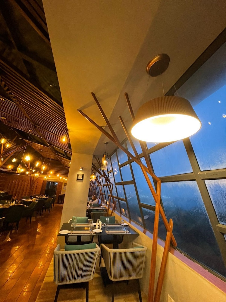 Empyrean Hotel 23/50