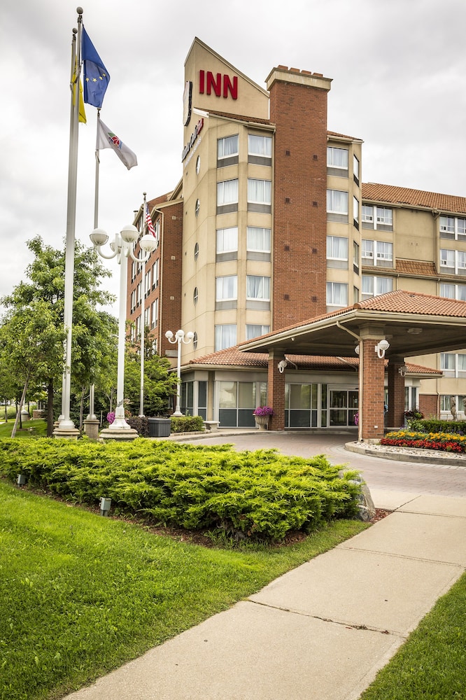 Monte Carlo Inn Vaughan Suites 64/65