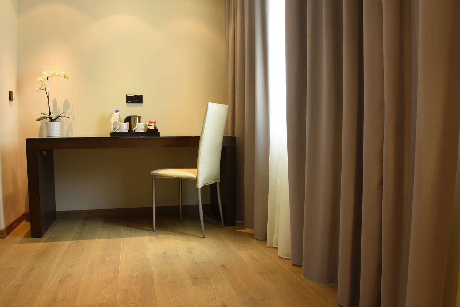 Ramada By Wyndham Downtown Beirut 7/56