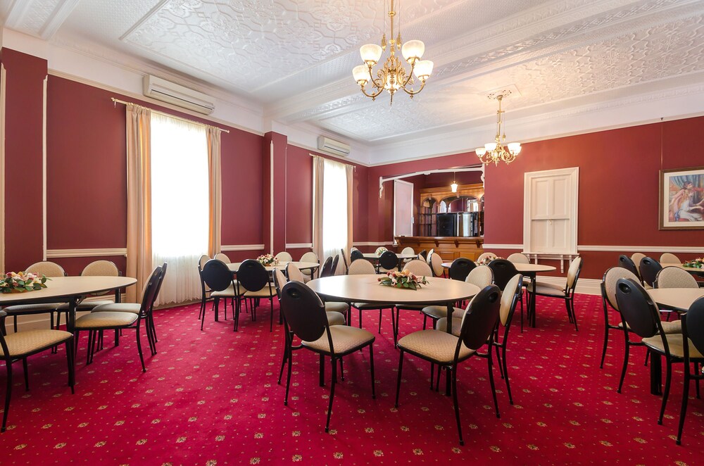 Criterion Hotel Warwick 35/43
