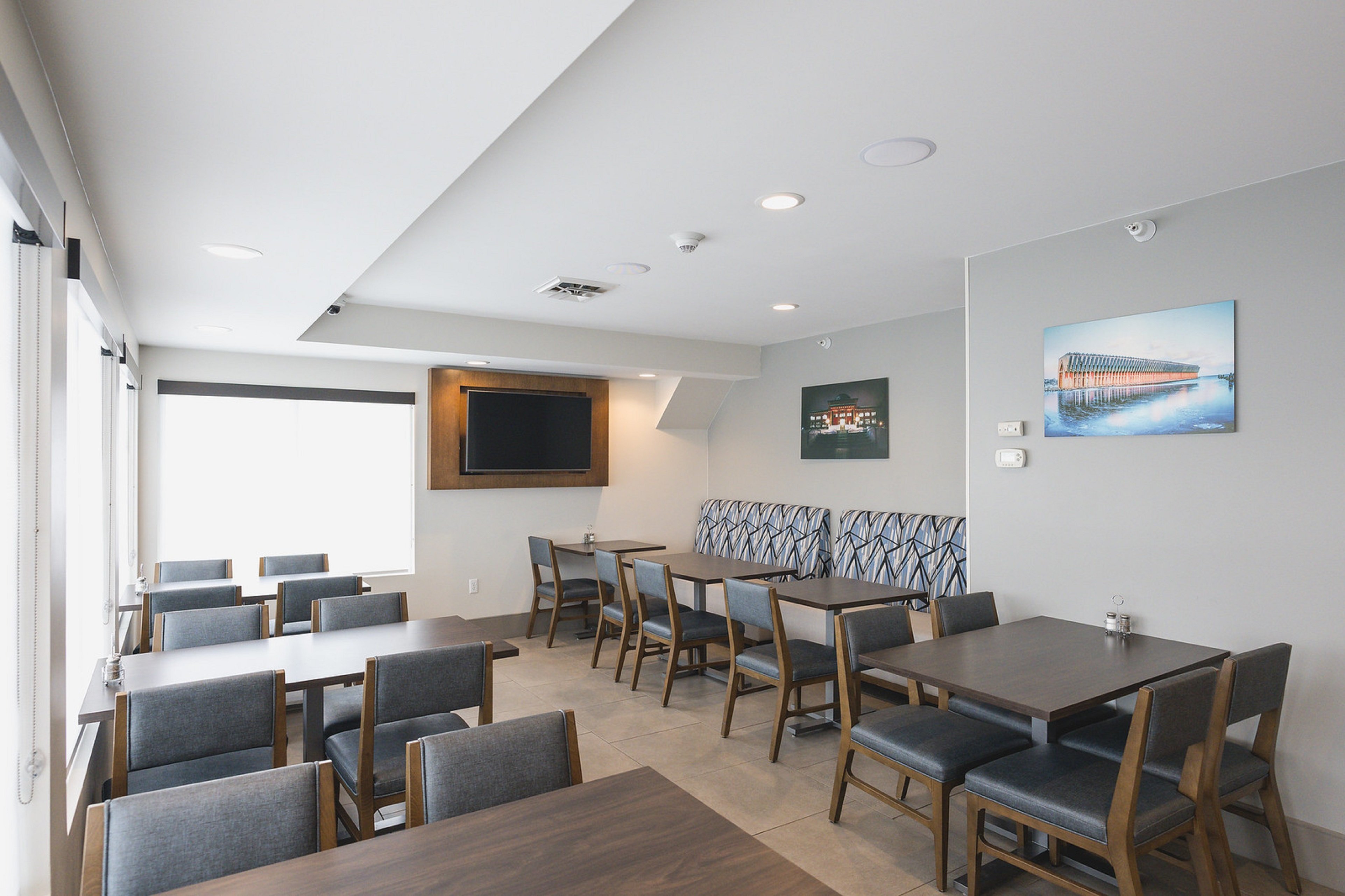 Holiday Inn Express & Suites Marquette, an IHG Hotel 47/50